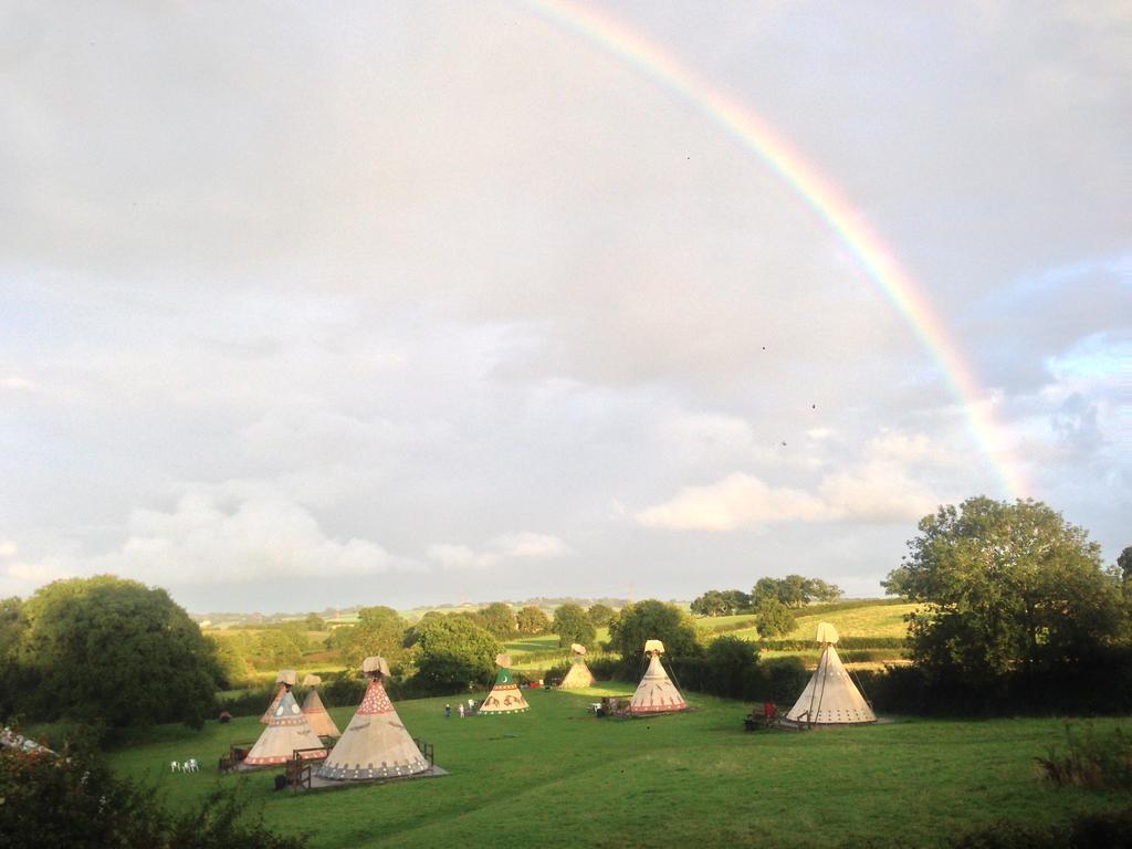 Big Sky Tipi Holidays Wartling Bagian luar foto
